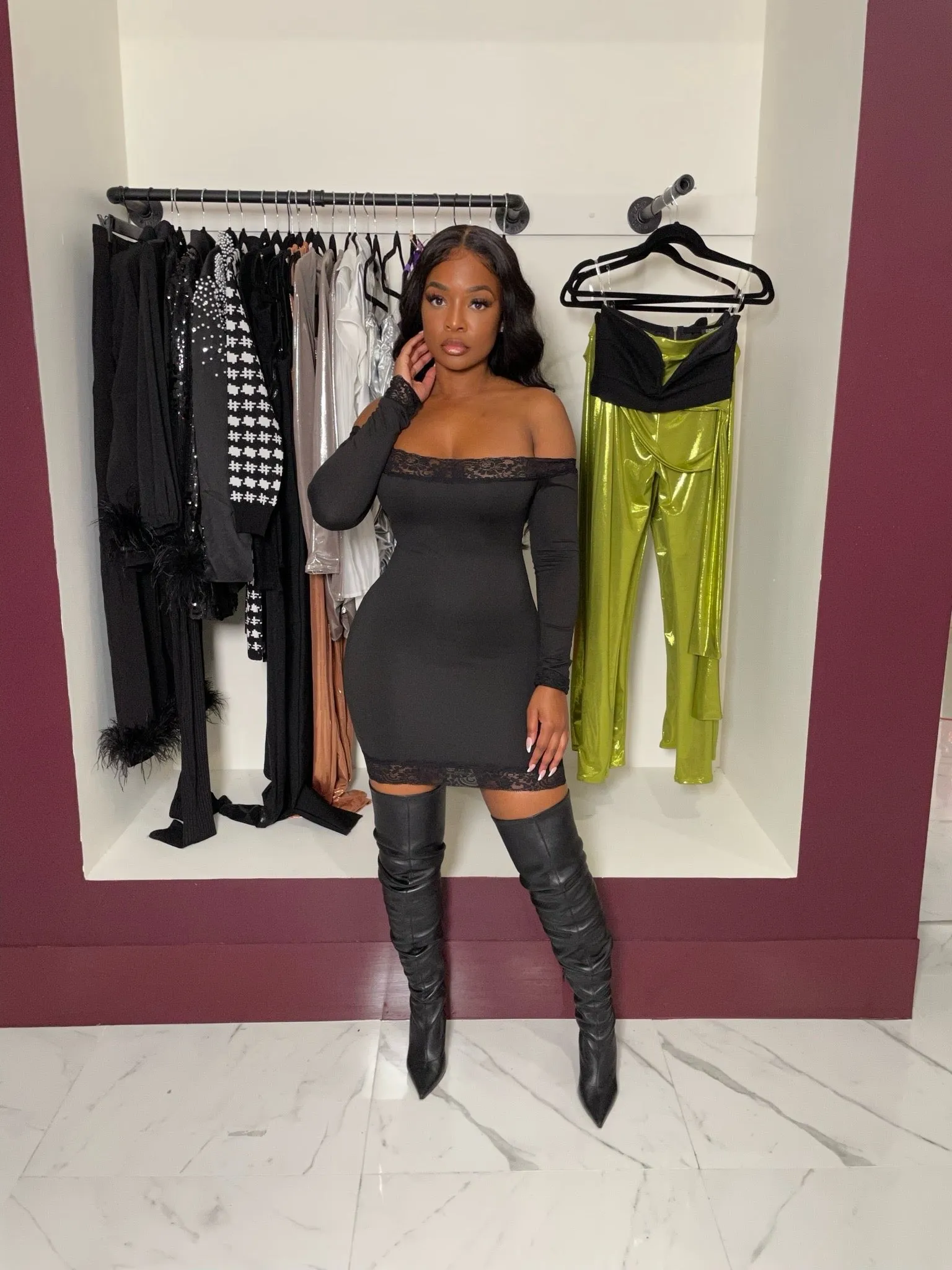 Cold shoulder lace mini