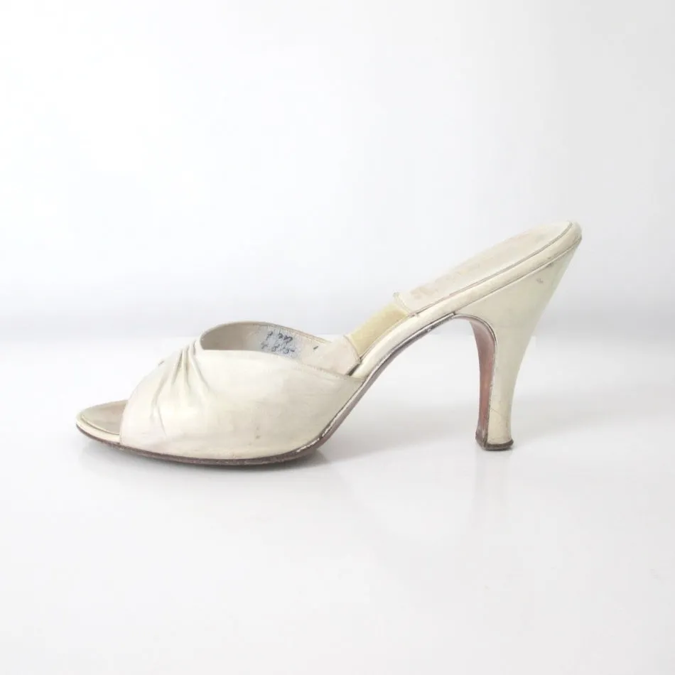 Vintage 50s White Springolator Heels Shoes 8.5
